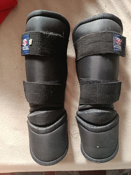 Защита для ног спортивная/ защита для карате/ защита для футбола