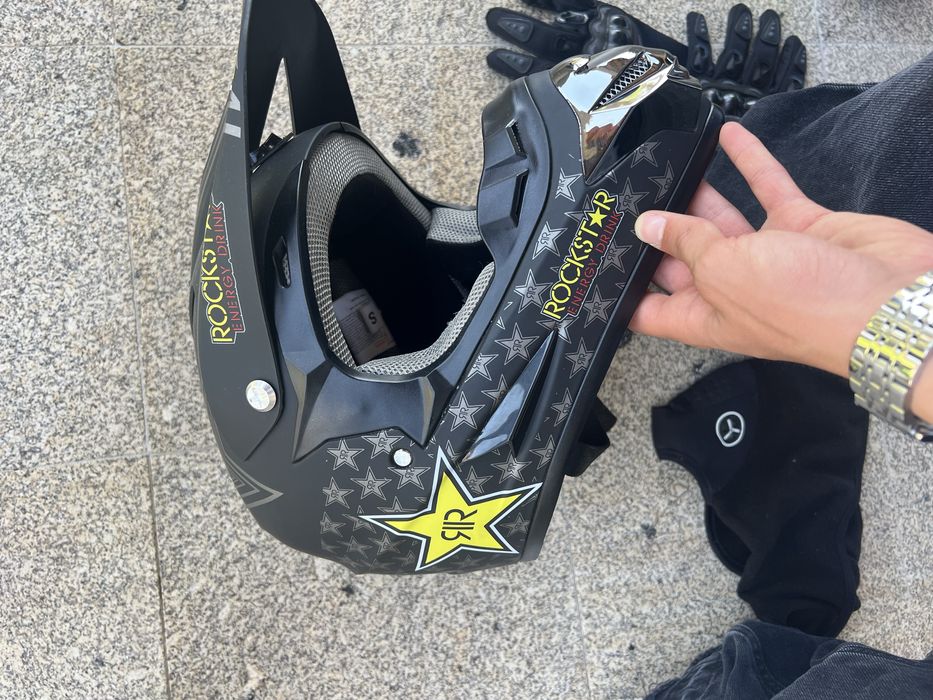 capacete rockstar