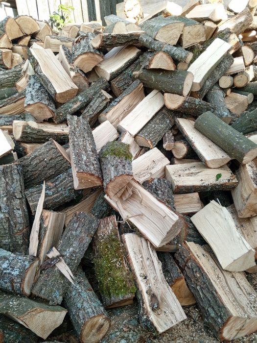 Продам дрова колоті дубові та інші породи береза вільха сосна