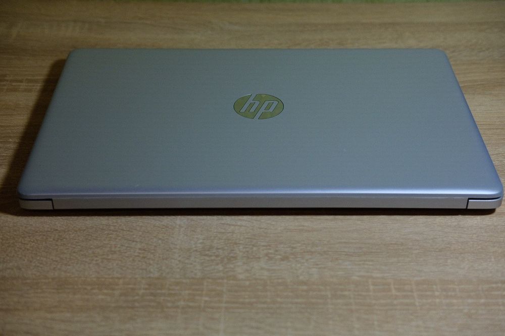 Ноутбук HP 15da0235ur