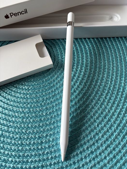 Продам стилус первого поколения Apple Pencil 1