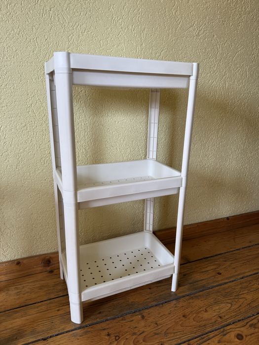 Biały reagł Vesken Ikea