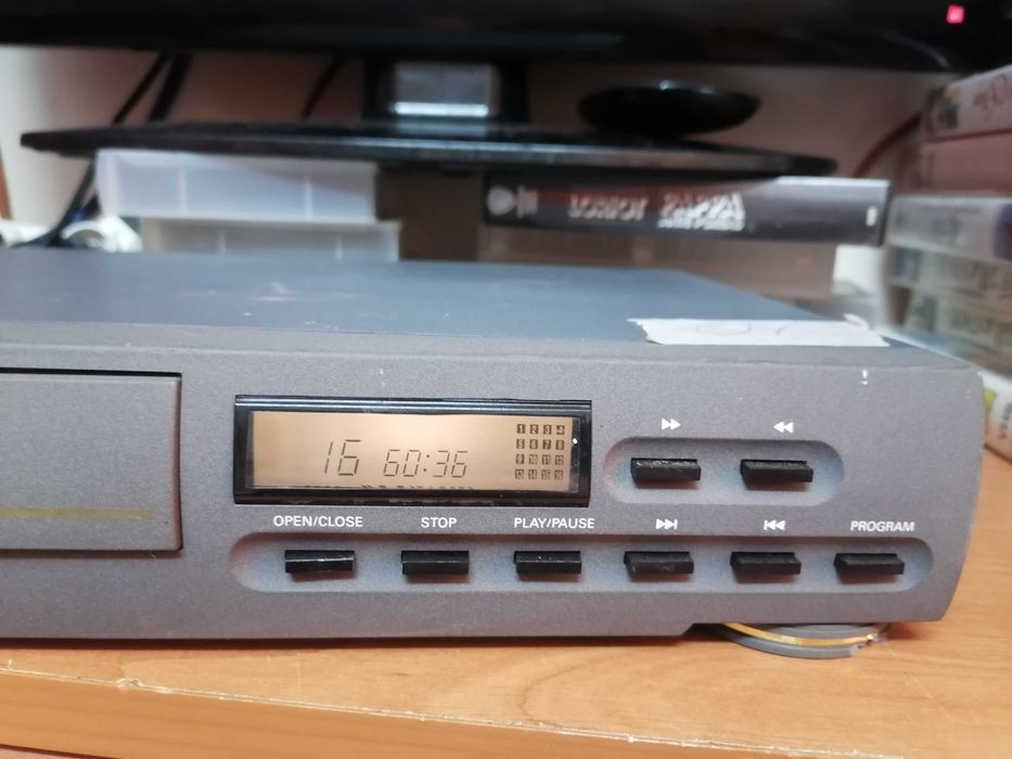 Odtwarzacz CD Universum CD 1035