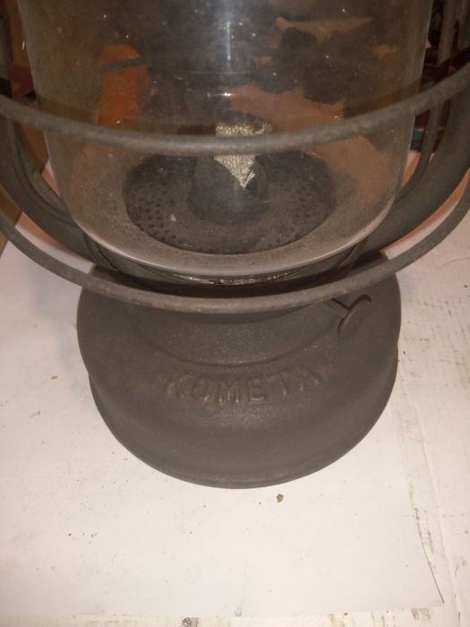 Lampa naftowa kometa