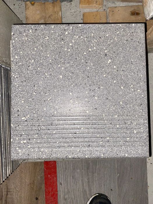 Opoczno STOPNICA hyperion h10 graphi. steptread gres 29,7 x 29,7 GAT.1