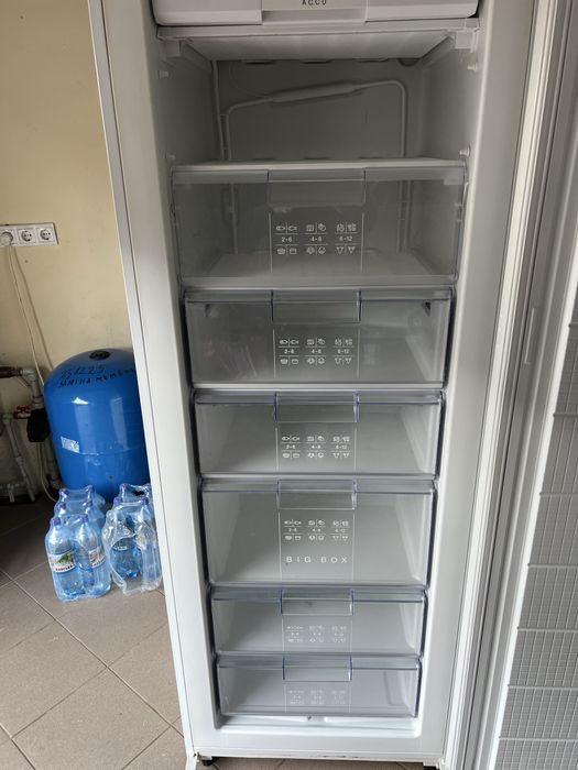 Продам морозильну камеру