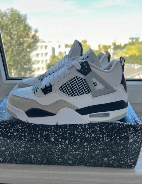 Nike Air Jordan 4