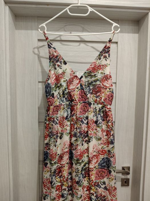 Długa sukienka w kwiaty