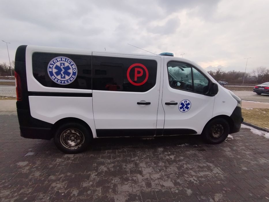 Ambulans karetka Opel Vivaro Rezerwacja