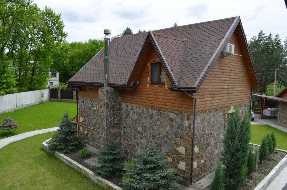 Продам усадьбу в Орловщине (3 дома на участке 40 соток)бассейн, беседка, камин