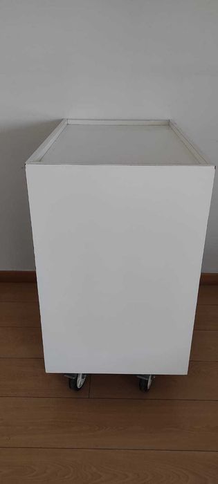 Carrinho madeira com rodas Branco