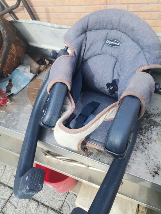 Cadeira de refeição para bebé