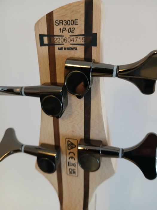 Vendo baixo ativo Ibanez SR300E