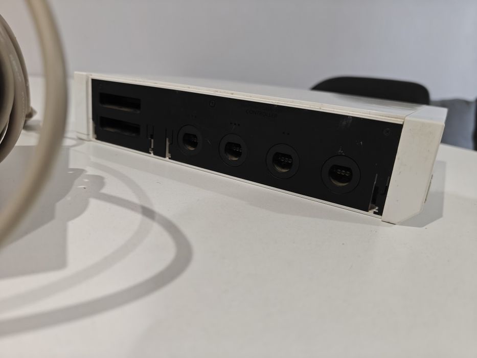 Nintendo Wii z zasilaczem