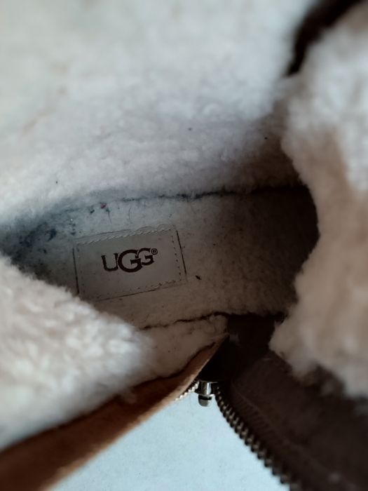 Buty zimowe skórzane śniegowce UGG 39