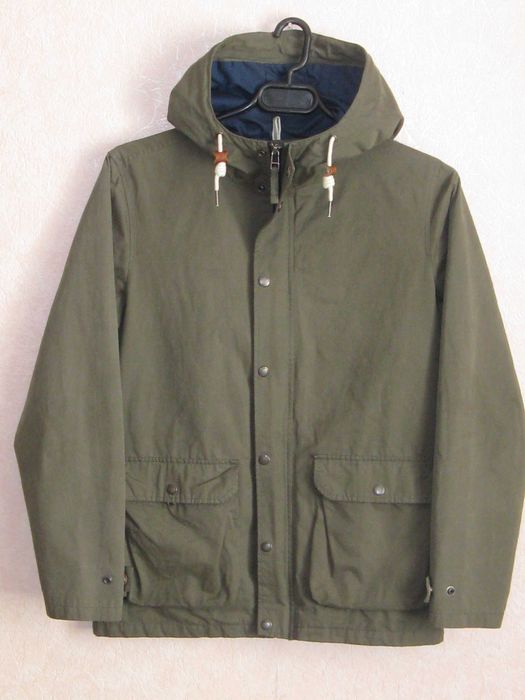 Ветровка куртка Pull&Bear 46р. с капюшоном