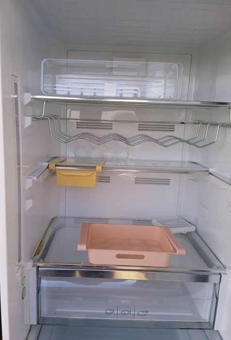 Lodówka SHARP 180x60