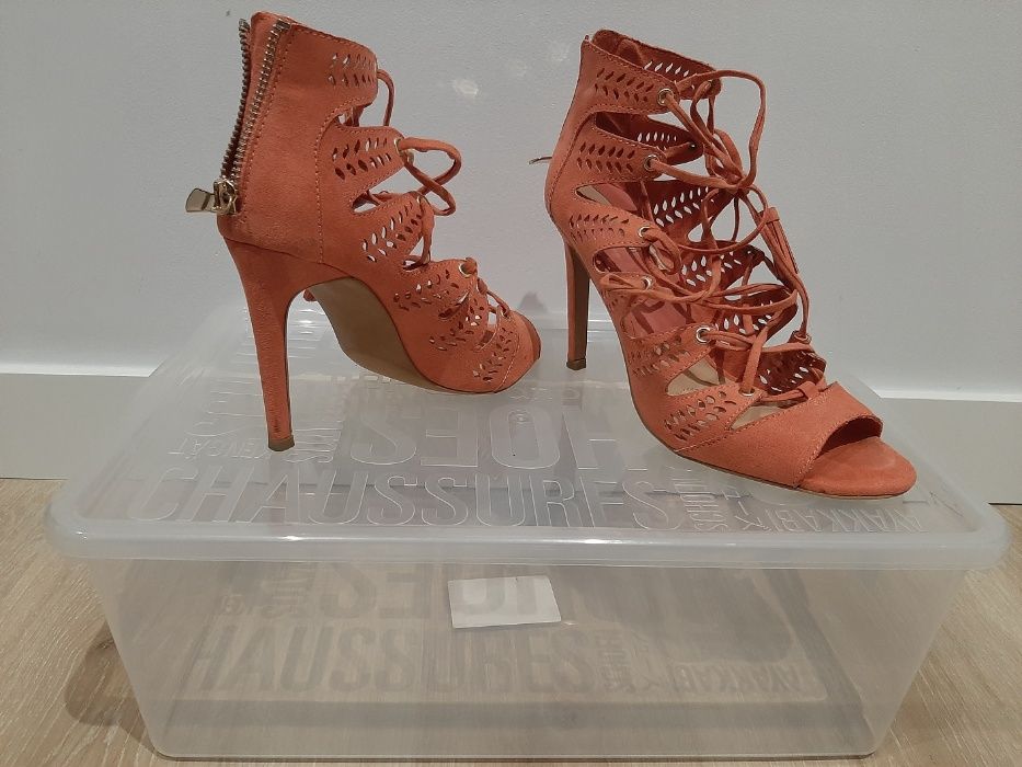 Szpilki Stradivarius 38