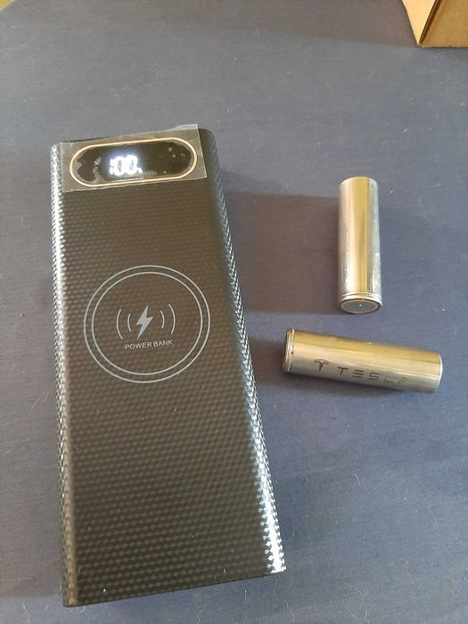 Power Bank 40000mAh Wireless + USB-C PD64739925651714122