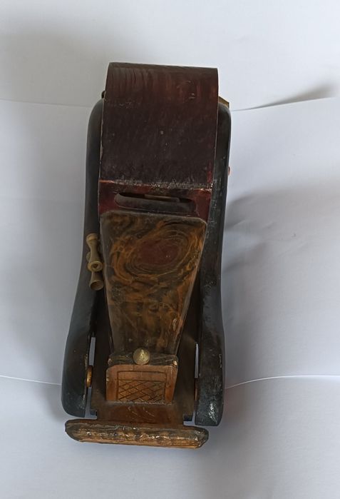 Conjunto de 3 carros em madeira.