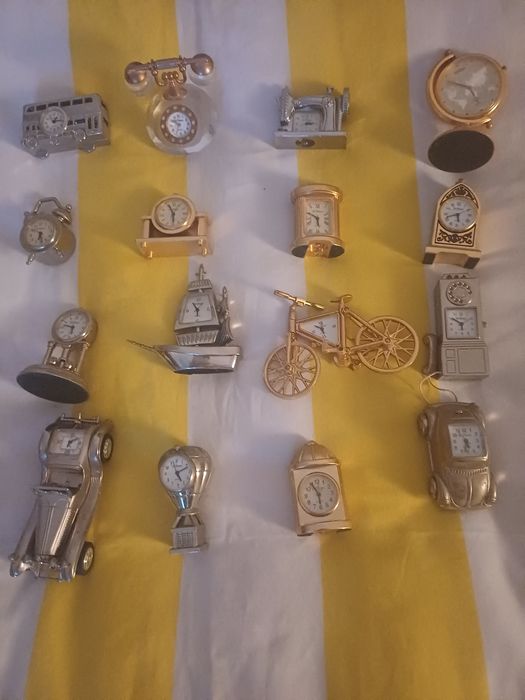 Relógios  antigos  miniatura