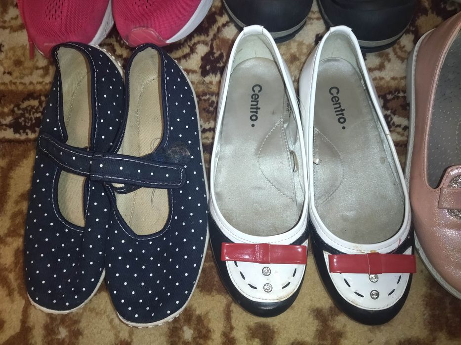 Віддам взуття на дівчинку