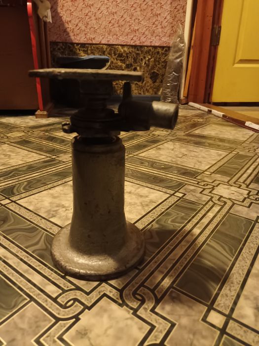 Продам домкрат 2 тоник