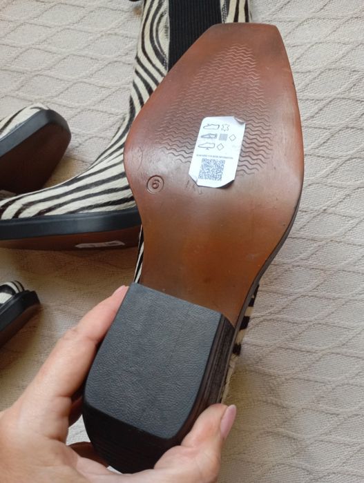 ASOS 39R skórzane botki zebra czarno białe kwadratowym noskiem
