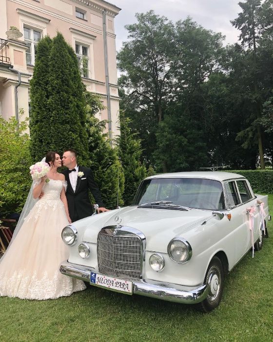 Zabytkowy samochód do ślubu przepiękny Mercedes Skrzydlak klasyk