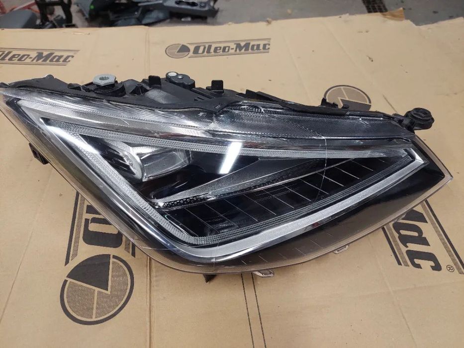 Reflektor prawy seat ibiza V Arona 6F1941 008F