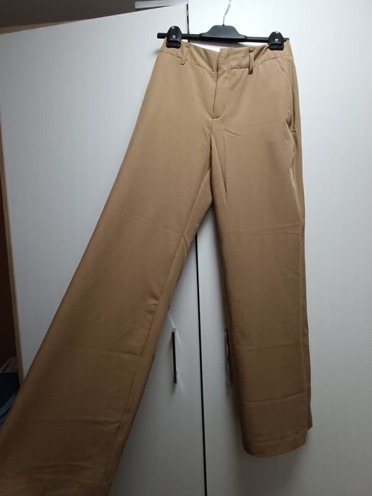 Spodnie brązowe Stradivarius