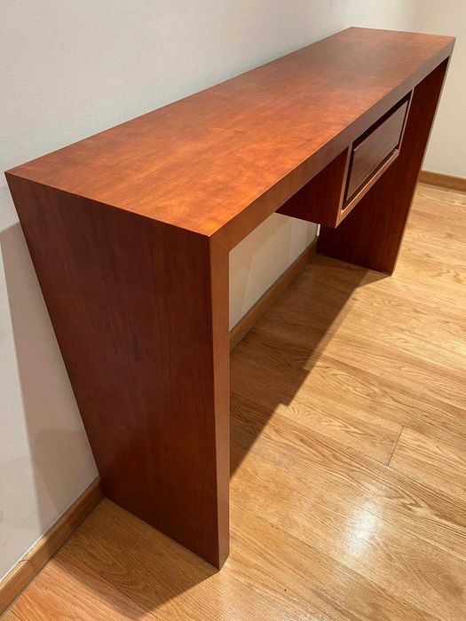 Aparador / Consola hall entrada cerejeira – 132cm – como novo – Parque das Nações