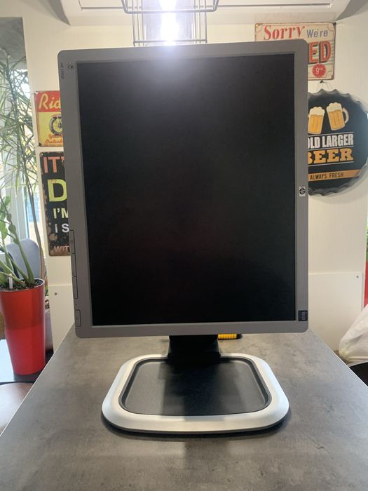 Монитор 19 дюймов HP L 1950 б/у