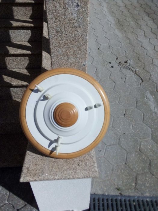 Candeeiro com duas lampadas