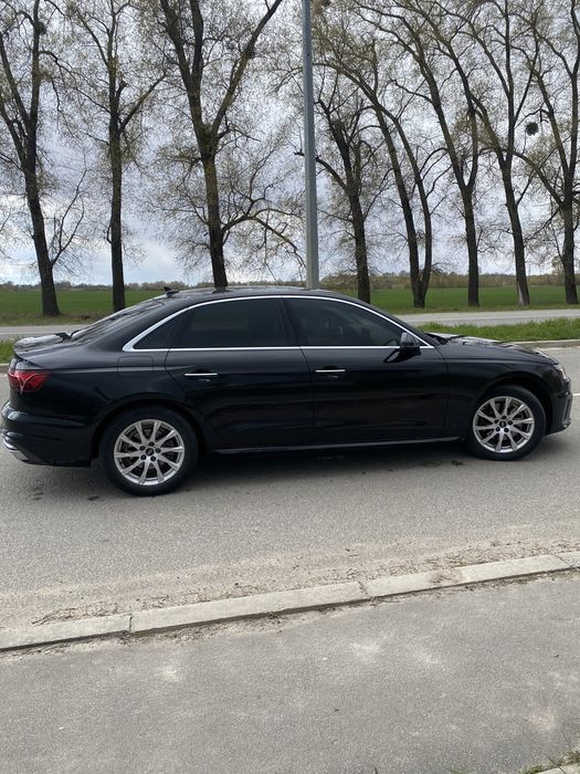 В продаже Audi A4 b9