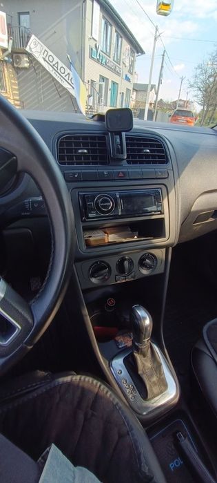 Продам автомобіль Volkswagen Polo