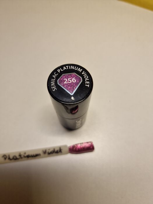 Hybrydowy lakier do paznokci Semilac Platinum Violet 256 UV LED
