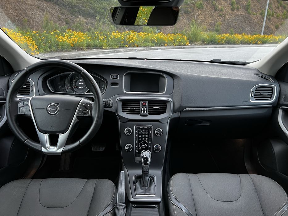 Volvo V40 Cross Country 2.0 D2 Auto