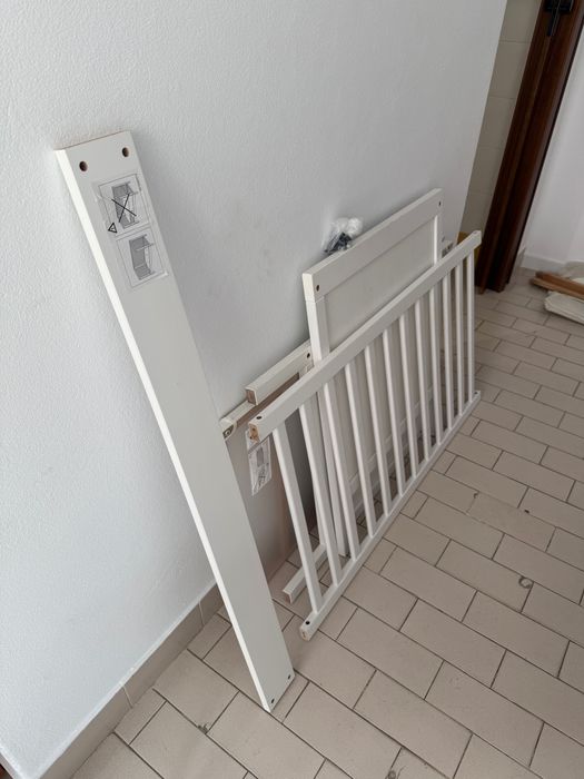 Berço SUNDVIK usado  + colchão + almofadas edredon e lençóis