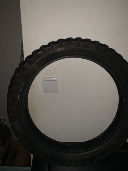 Vendo capacete LS2 com óculos e também dois pneus de mota