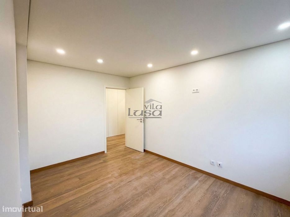 Apartamento T2+1 Renovado junto ao Arrábida Shopping | Vila Nova de...