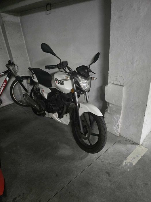 Keeway RKS 125 (ano 2016) Sempre de Garagem Muito Estimada