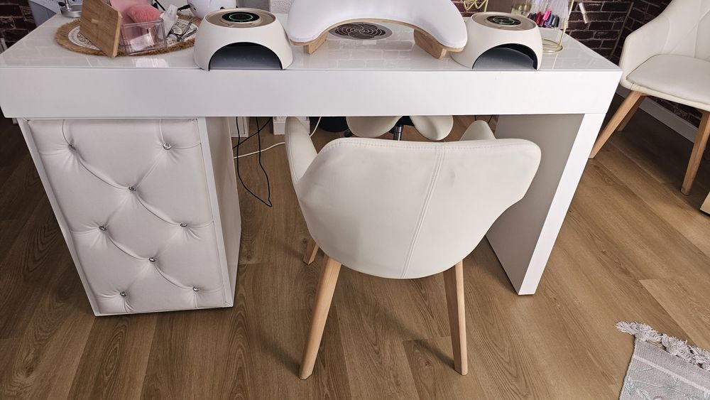 Mesa Tropikus unhas e aspiração