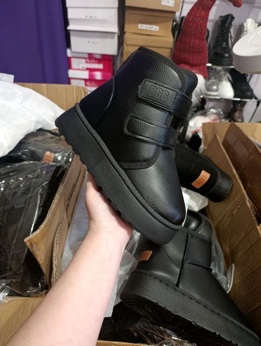 Уггі на липучках 37(23.5см) 39(24.5см) 41(25.5см)  чорні зимові