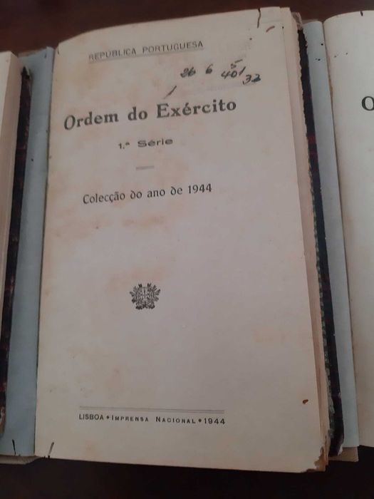 MELITARIA - Conjunto de 3 Livros Ordem do Exército