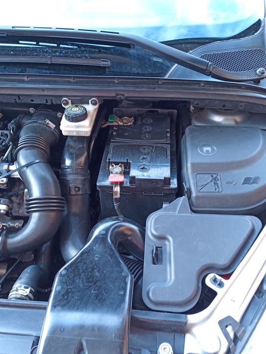 Peugeot comercial 307 HDI Turbo 1600.