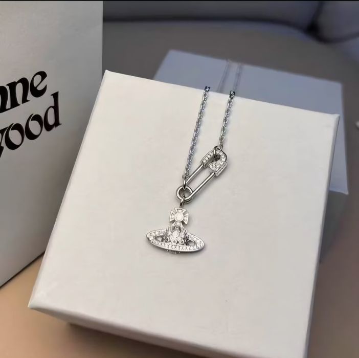 підвіска Vivienne Westwood