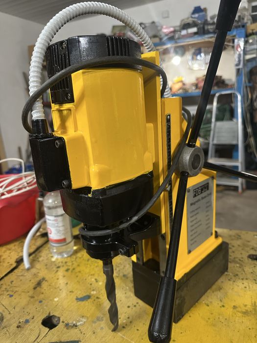 Магнитный сверлильный станок FDB Machinery MBD 25