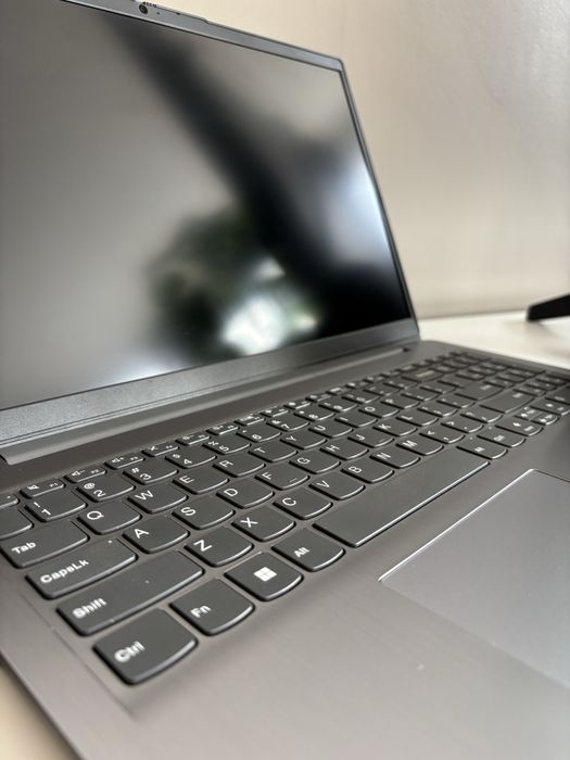 LENOVO IdeaPad 3 15.6 R5-5500U 8GB RAM 512GB SSD