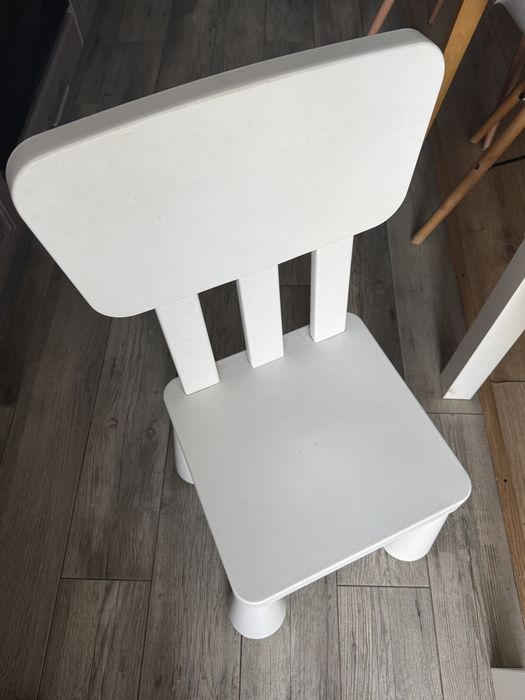 дитячій стіл та стілец ikea